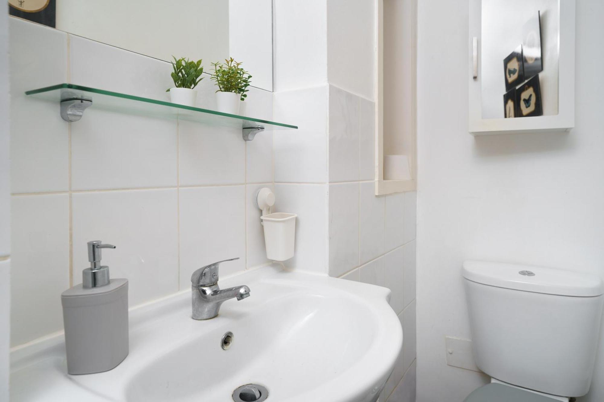 Ferienwohnung Cozy 2-Bed Garden Flat, With Free Private Parking, Wembley London Exterior foto