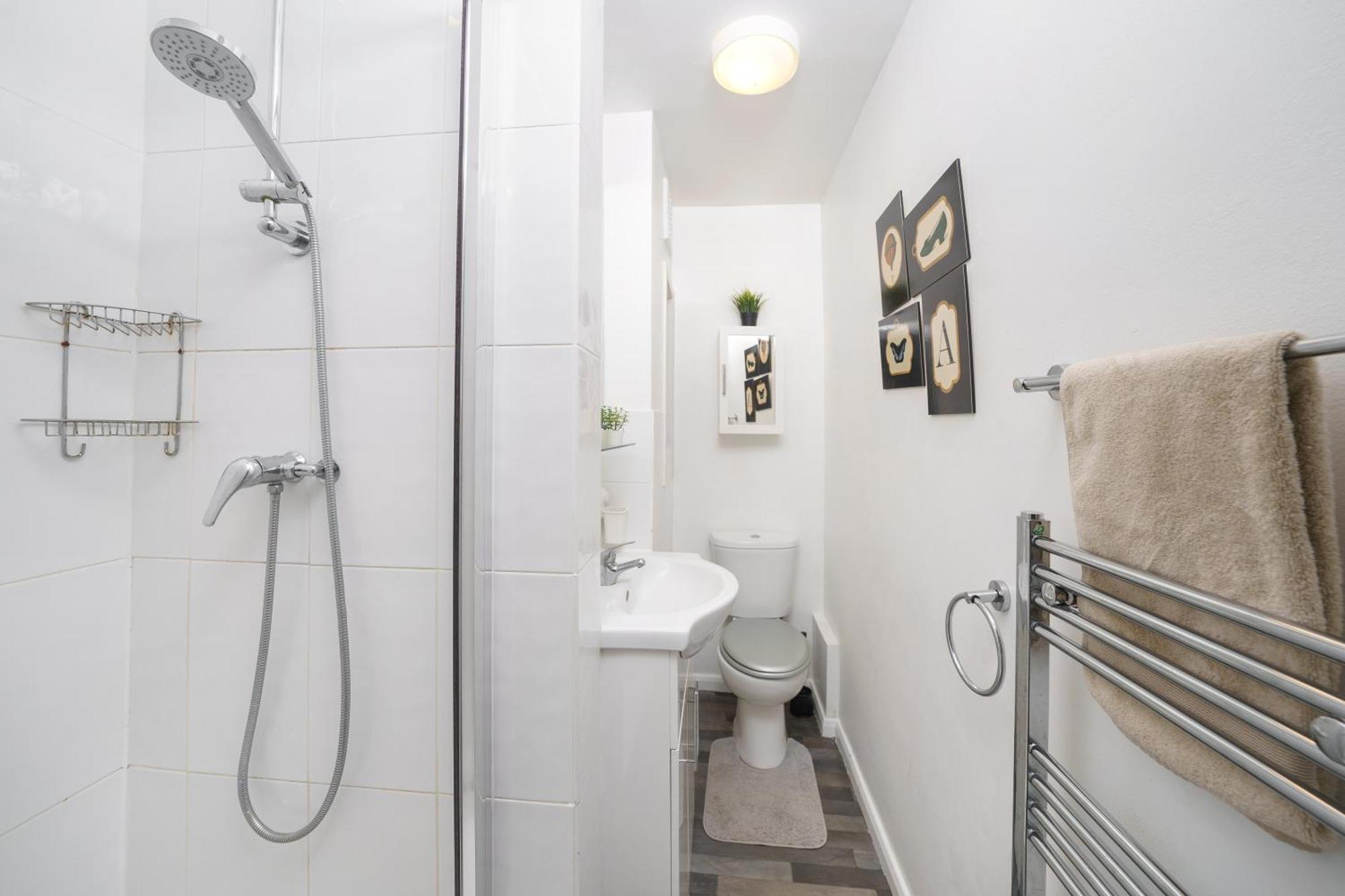 Ferienwohnung Cozy 2-Bed Garden Flat, With Free Private Parking, Wembley London Exterior foto