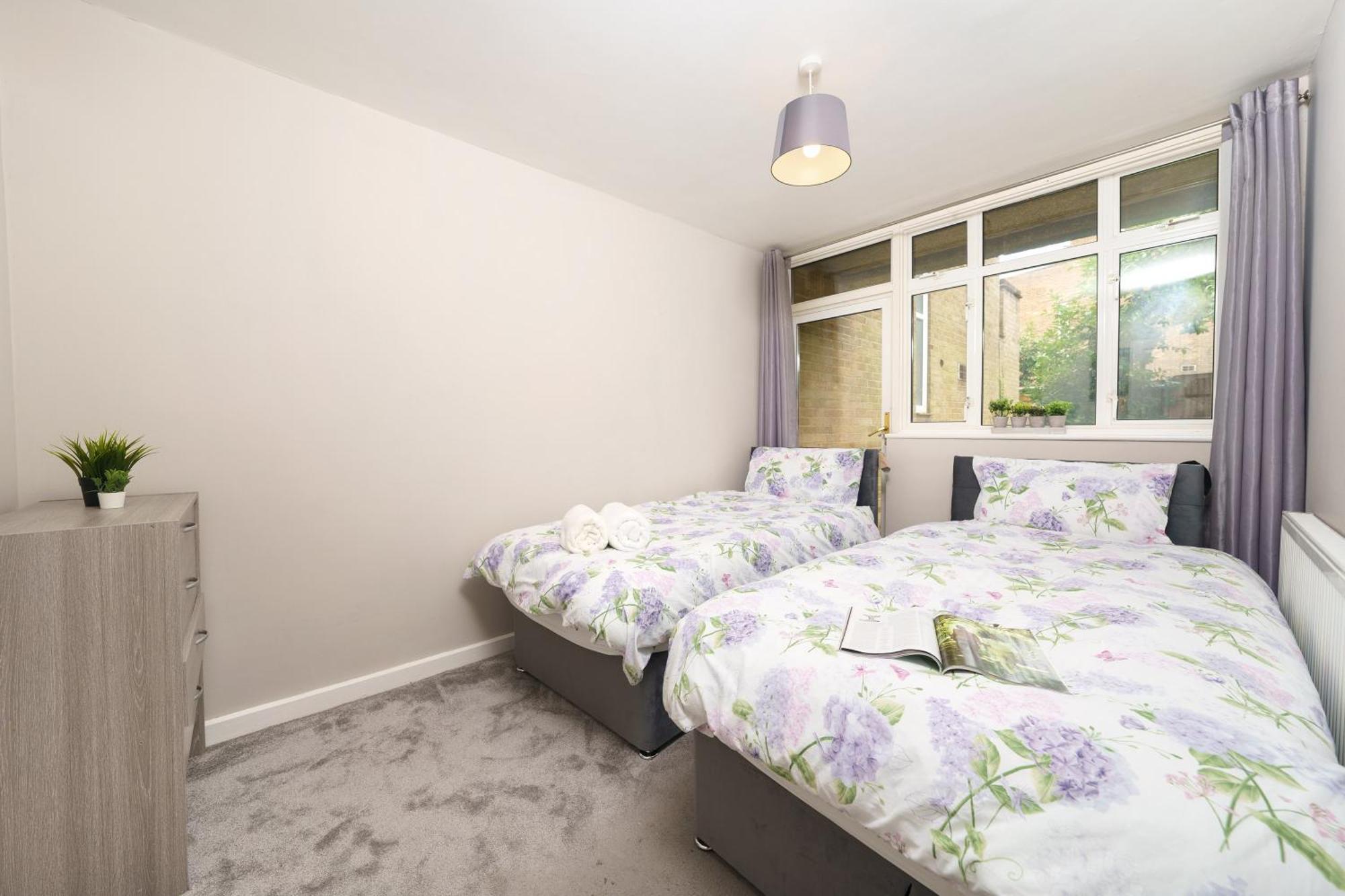 Ferienwohnung Cozy 2-Bed Garden Flat, With Free Private Parking, Wembley London Exterior foto